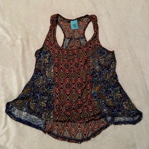 *sold* HIP happening in the present geometric paisley tank S